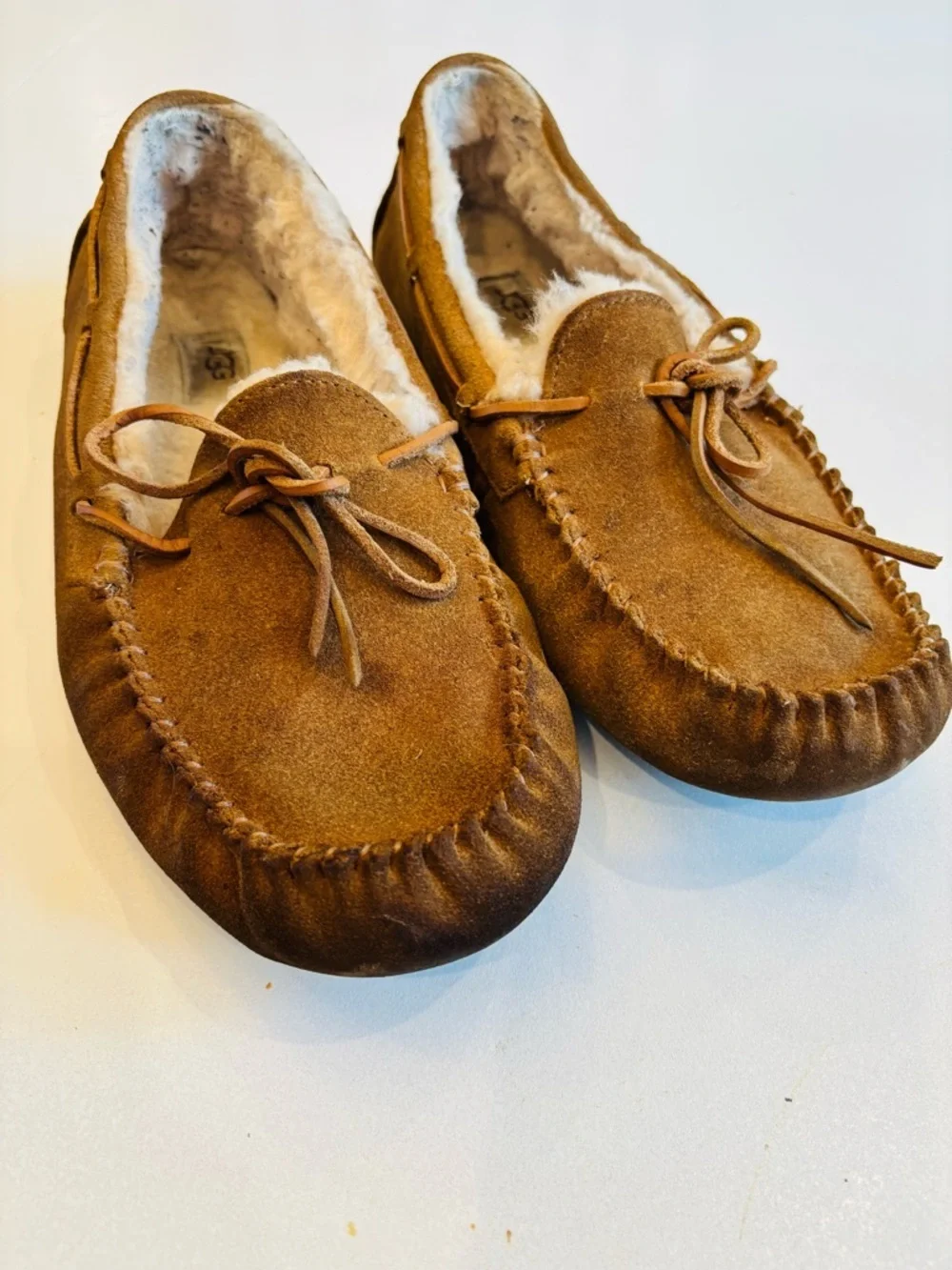 UGG Men’s Chestnut Suede Moccasin Slippers size 11
